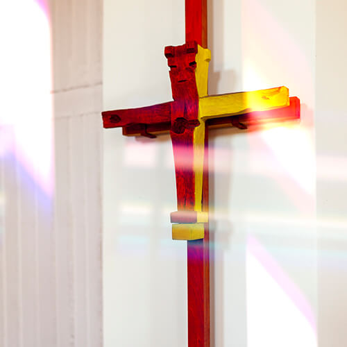 Kreuz gestaltet von Friedrich Press, Foto: Jakob Gleisberg